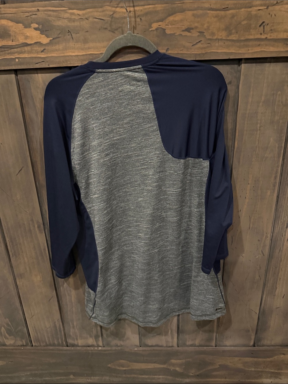 New Balance Gray Heather & Navy 3/4 Sleeve Athletic baseball Tee - Picture 2 of 3